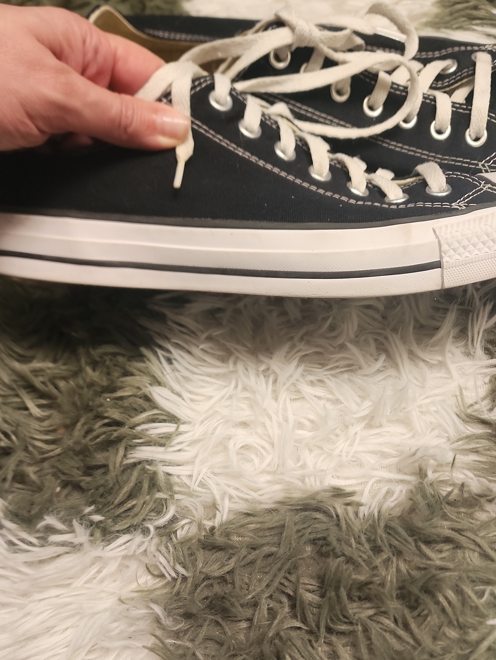 Converse Low Tops - Picture 4 of 6